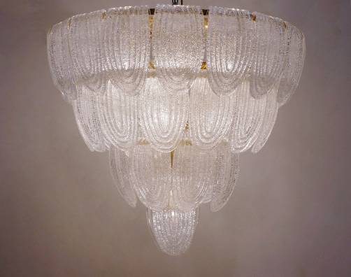 Barovier & Toso style chandelier Murano glass, gilt frame, Italian